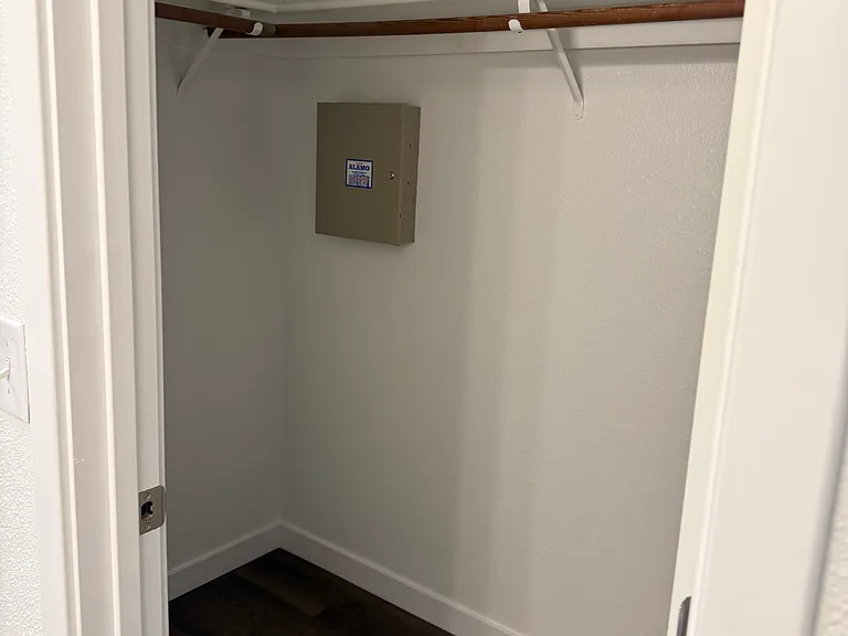 1819 Cape Cod Cir — Photo 1