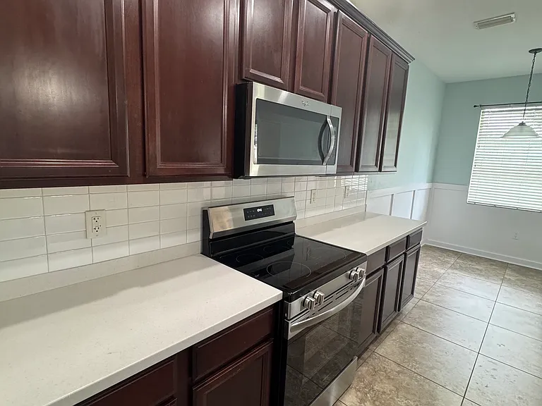3413 Parkridge Cir — Photo 6
