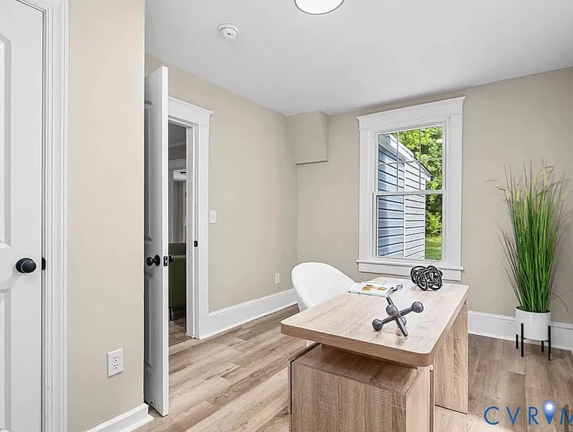 3 bed, 925 sqft, $2,000 — Photo 3