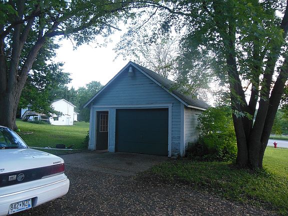 3rd image of 716 Linn Ave