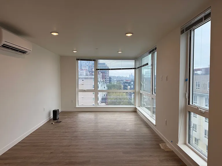 Metro 5000 Apartments — Photo 13