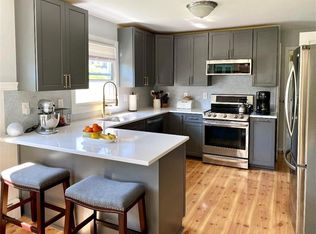 8 Casper Creek Rd, Poughkeepsie, NY 12603