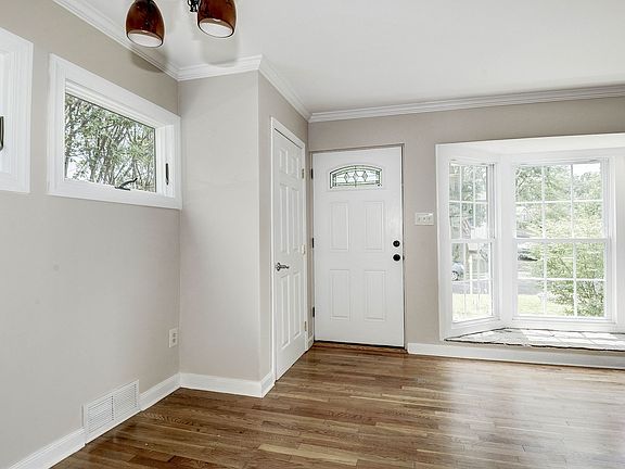 3rd image of 6607 Cornell Dr