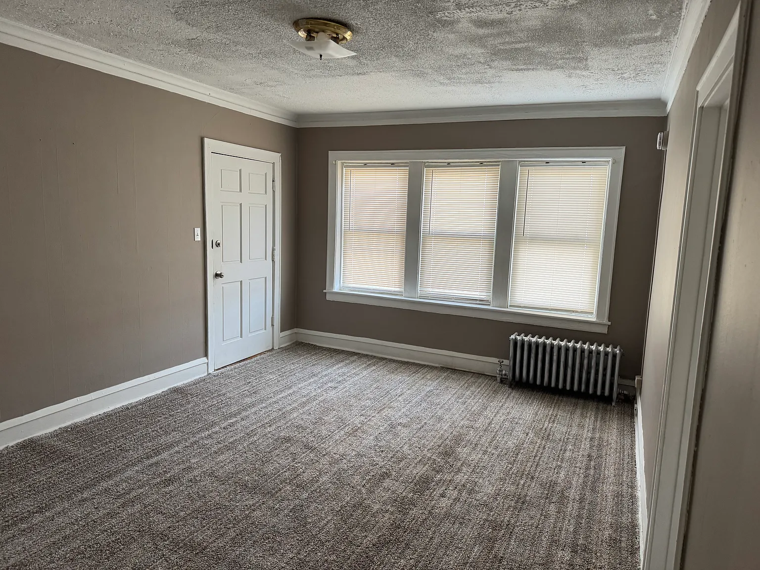 1902 Warren Ave — Photo 4