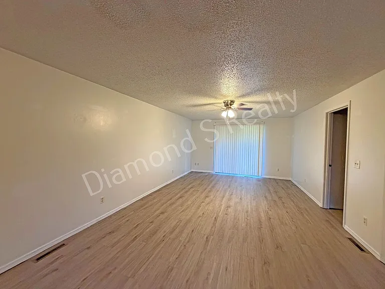 2335 W Farm Rd 164, Spfd — Photo 5