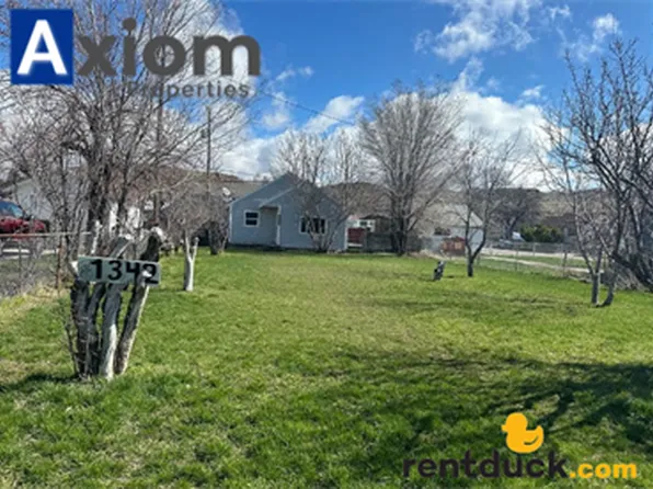 3 bedroom 1 bathroom home with large fenced yard!, 1342 S 2nd Ave #1342, Pocatello, ID 83201