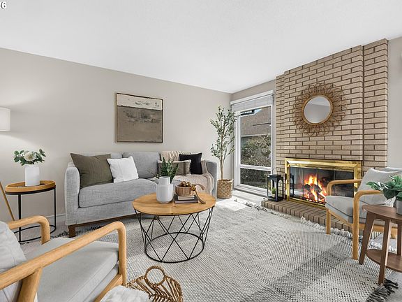 4th image of 5016 SW Normandy Pl