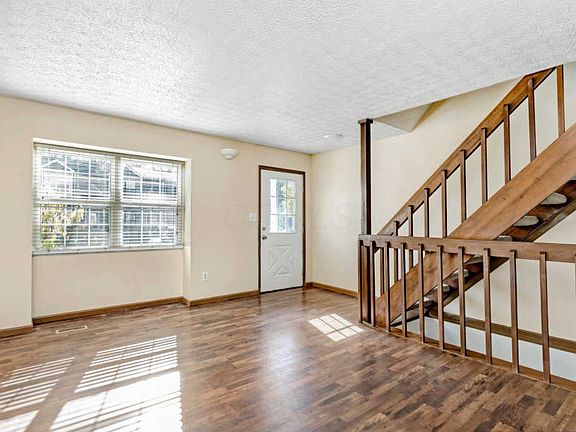 3rd image of 926 Noddymill Ln E