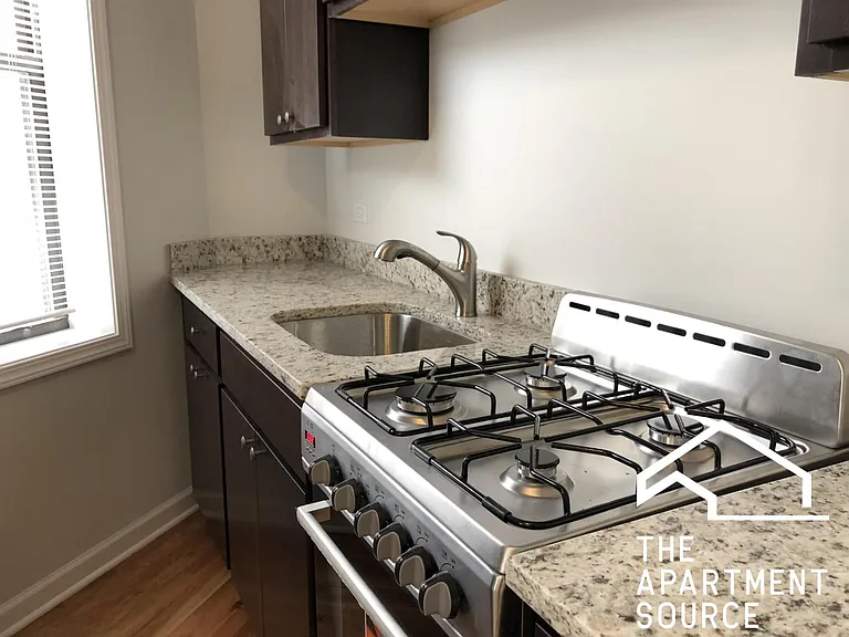 7606 N Paulina St #307 — Photo 3