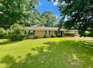 704 Hollybrook Dr, Longview, TX 75605