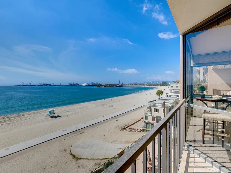 1750 E Ocean Blvd #H — Photo 2