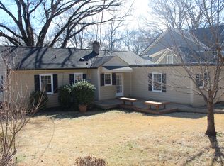 3200 Fairfax Dr, Charlotte, NC 28209