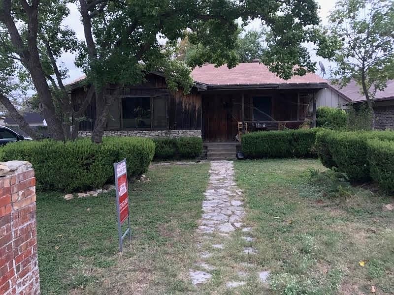1st image of 618 Hallvale Dr