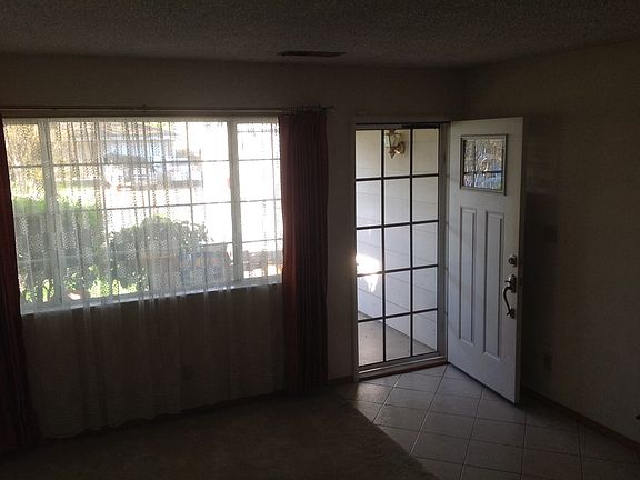 4th image of 7235 Louise Ave
