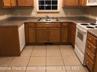 4416 W La Siesta St, Springfield, MO 65802