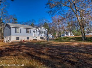 11 Coyote Ct, Saugerties, NY 12477