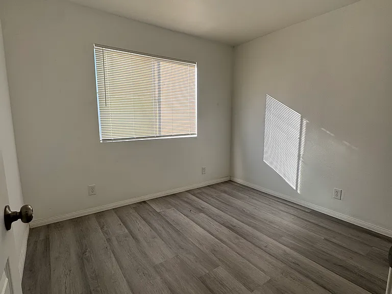 1836 Stacey Ct — Photo 9