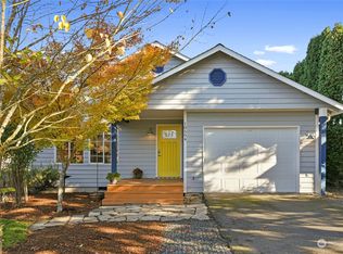 18594 Vaughn Milton Loop NE, Poulsbo, WA 98370