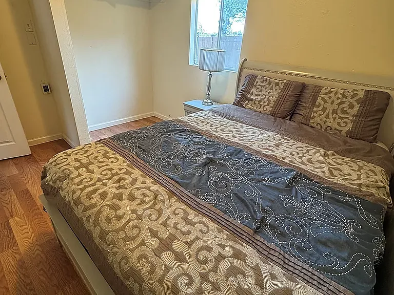 3933 Hope St #2 — Photo 5