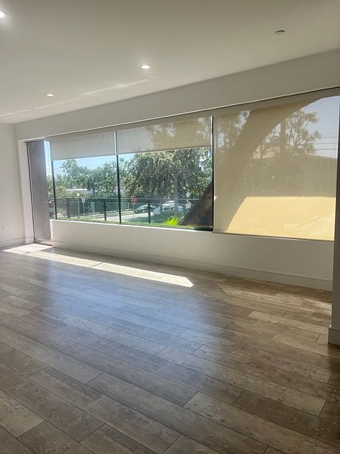 1st image of 1946 Overland Ave #300