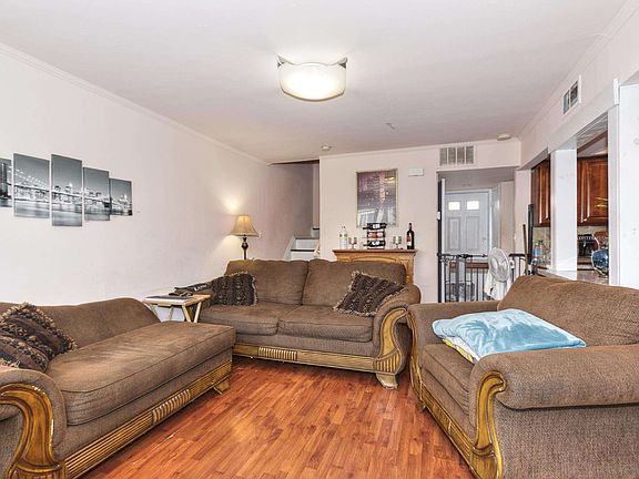 3rd image of 30 Walker Dr