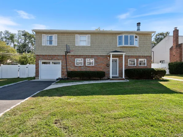 1040 Donna Court, Baldwin, NY 11510