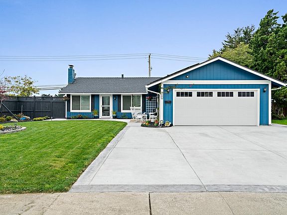 2nd image of 1502 Spinnaker Ln