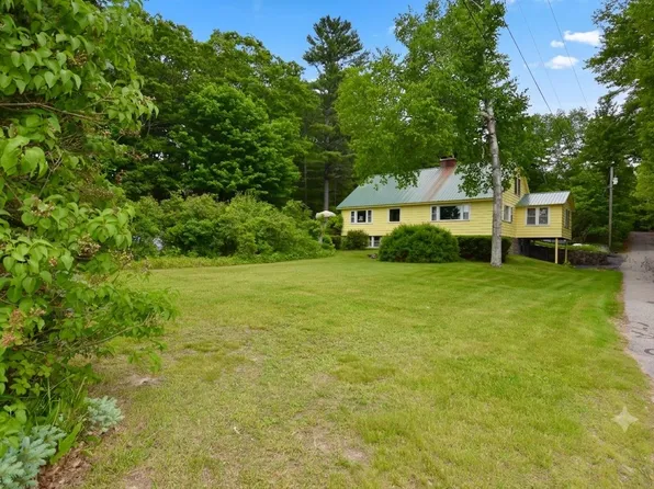 11 Emery Lane, Wakefield, NH 03830