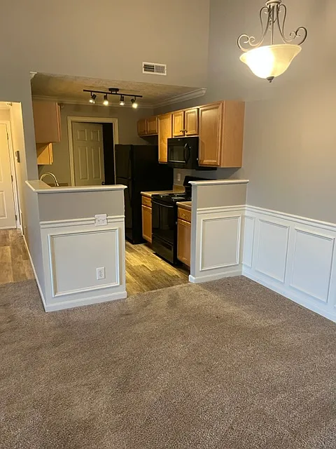 2 bed, 1044 sqft, $1,775 — Photo 3