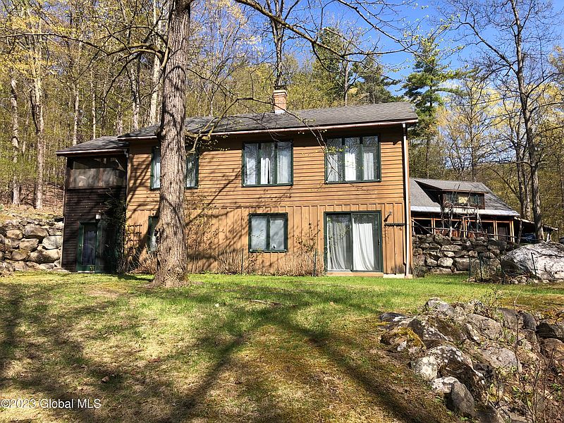 3rd image of 612 Baldwin Road
