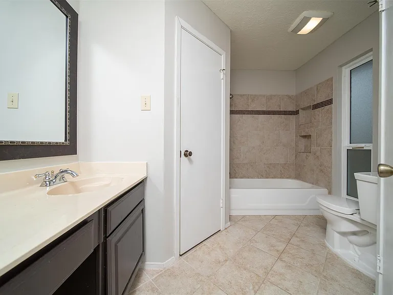 2411 Gunston Ct — Photo 15