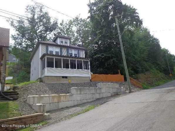 185 Coal St, Plymouth, PA 18651
