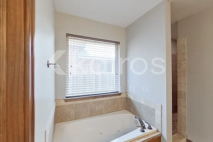 11728 SW 18th St — Photo 14