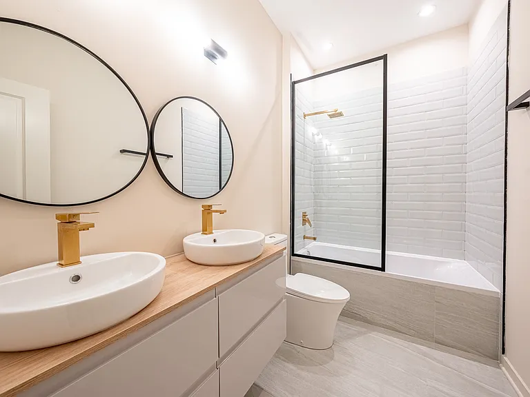 6338 W Belmont Ave #201 — Photo 8