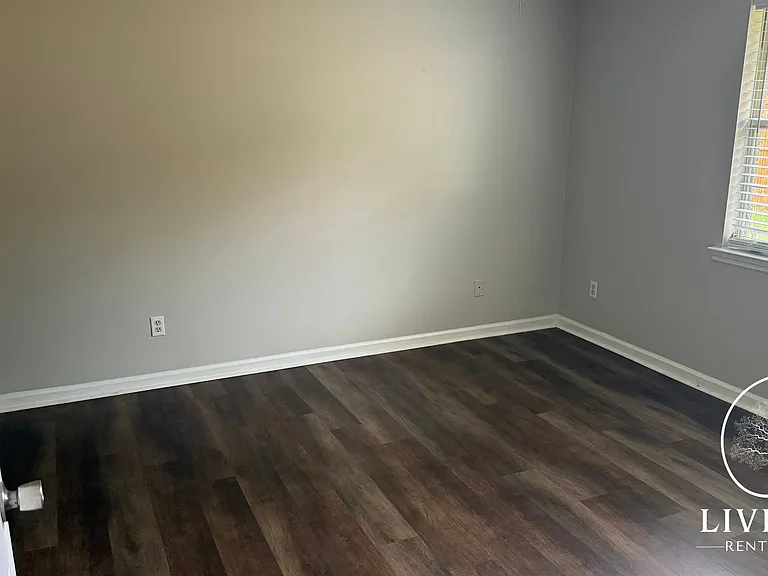 800 Wallace Martin Dr — Photo 15