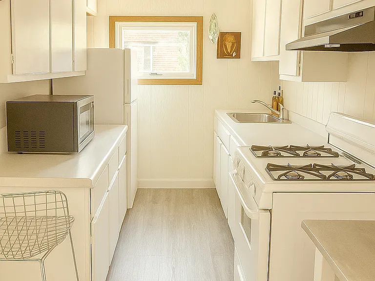 434 S Black Ave #3 — Photo 2