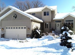 21605 Goldenrod St NW, Oak Grove, MN 55011