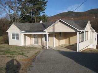 5535 Hollins Rd, Hollins, VA 24019