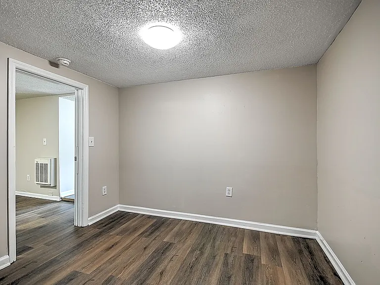 305 Moorland Dr — Photo 15