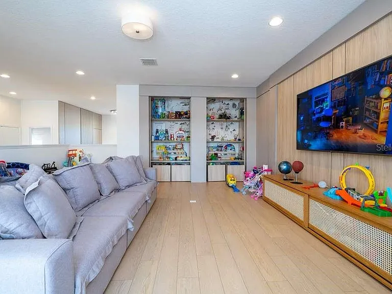 16870 Sanctuary Dr — Photo 82