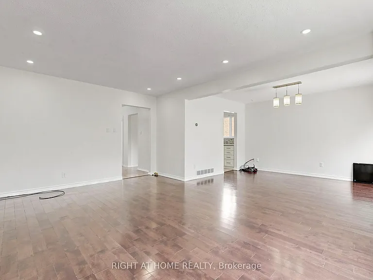 148 Sexton Cres #MAIN — Photo 7