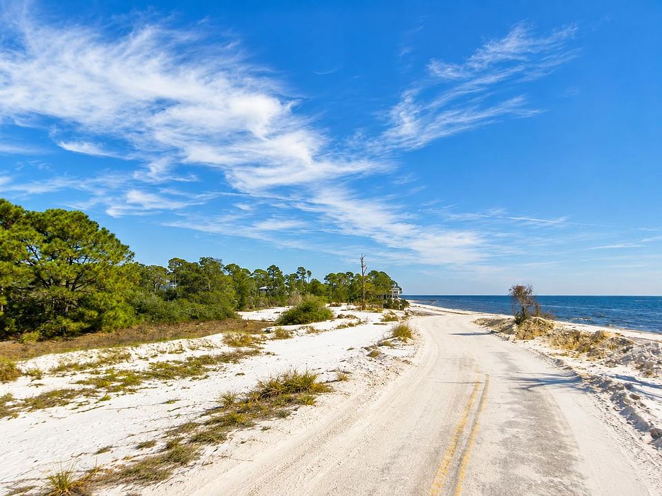 1st image of 1008 & 1010 Alan Ln