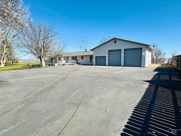 2nd image of 319 Snowmoody Way