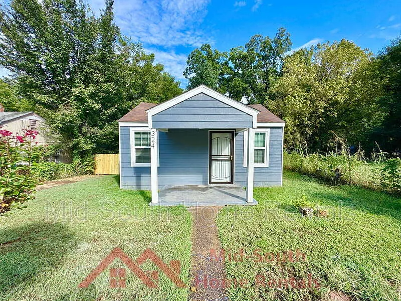 3 bed, 2.0 bath, 912 sqft, $995 — Photo 3