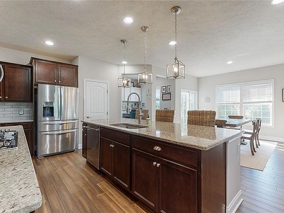 4th image of 5680 Highwood Ct