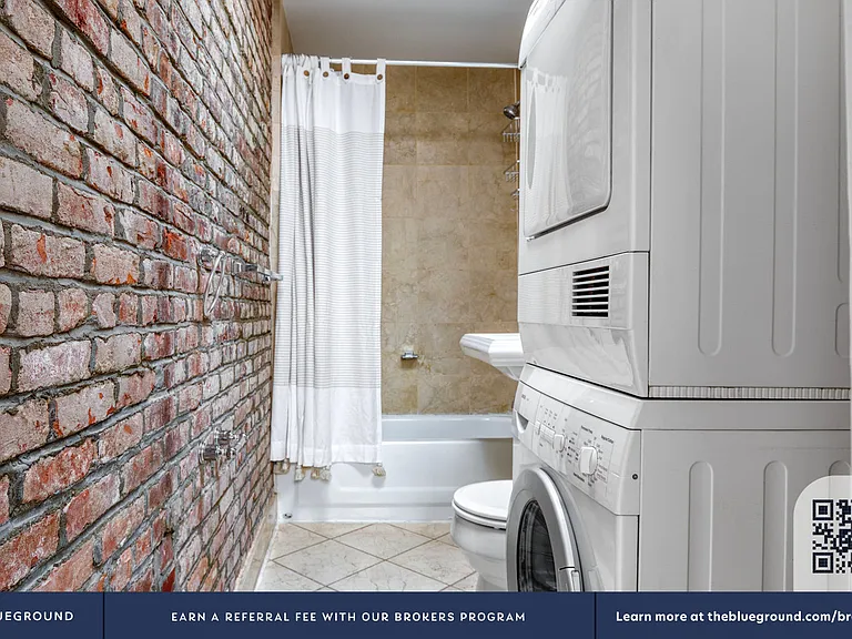 120 Christopher St #16 — Photo 14