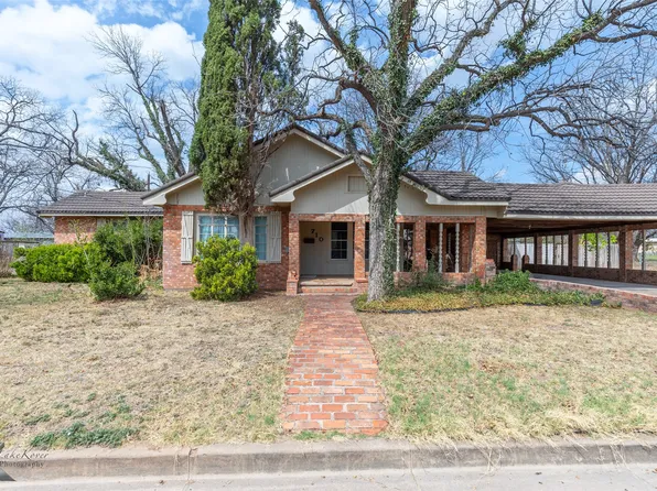 710 W Dale St, Winters, TX 79567