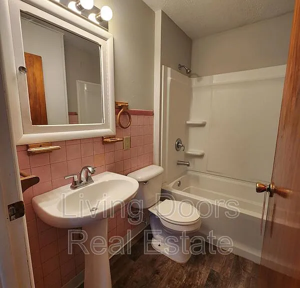 3701 Lewis Ave — Photo 36