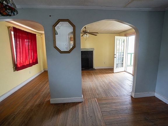 3rd image of 38 Tiverton Rd