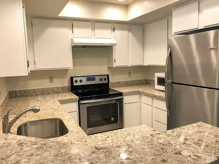 1256 Bellevue Way NE #2 — Photo 6